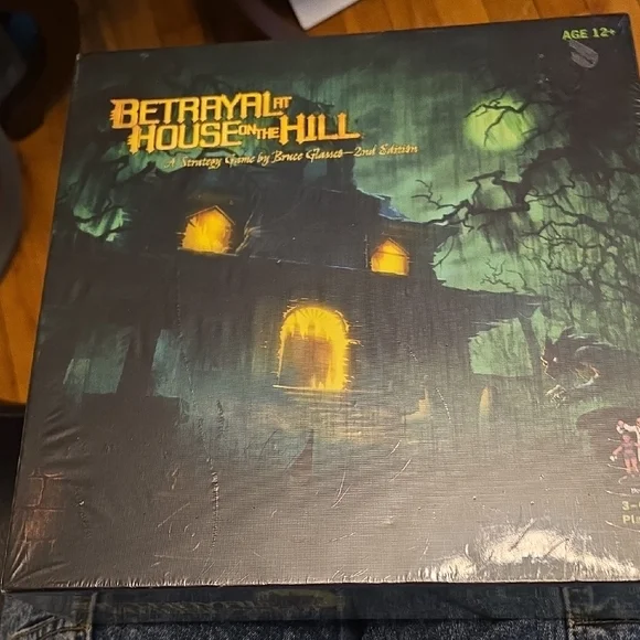 Green Black and Yellow Haunted House Board Game - Picture 1 of 8